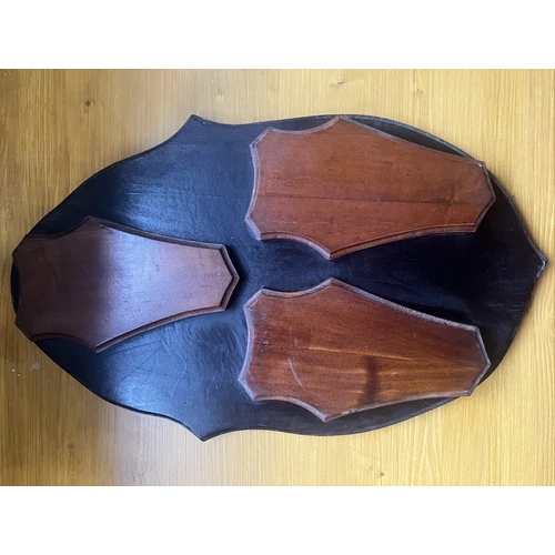 Három Trófeás Tölgy Őzbak Trófea alátét  55x34 cm